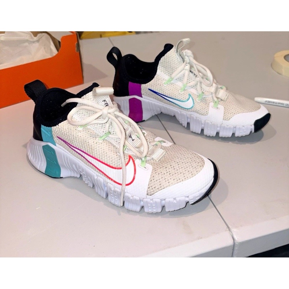 Nike Free Metcon 4 Women's Low Top Mesh Sneakers CJ6314-120 White Black 8.5